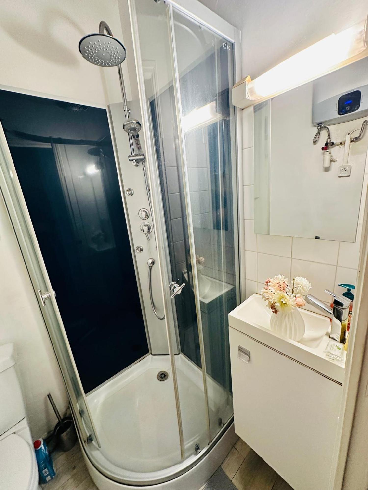 Dream Dwell Paris - Cozy Family Studio Near Quartier Marais Iiie פריז מראה חיצוני תמונה